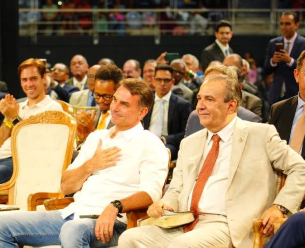 Flávio passa domingo reunido com prefeitos e vereadores de São Paulo