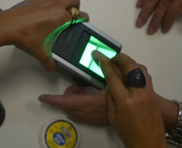 INSS alerta para golpes que usam informação falsa sobre biometria