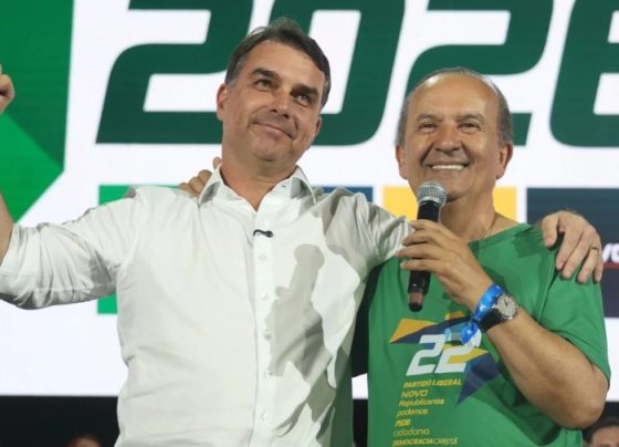 Jorginho Mello aceita convite de Flávio Bolsonaro para acompanhar debate da Globo no RJ