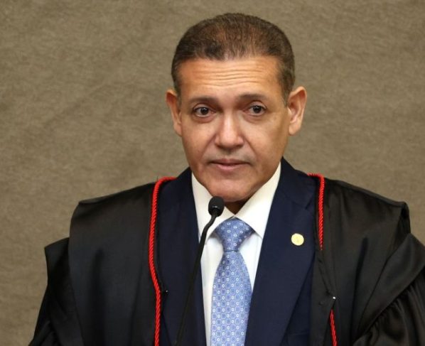 Kassio atende Flávio e suspende circulação de jornal de sindicato