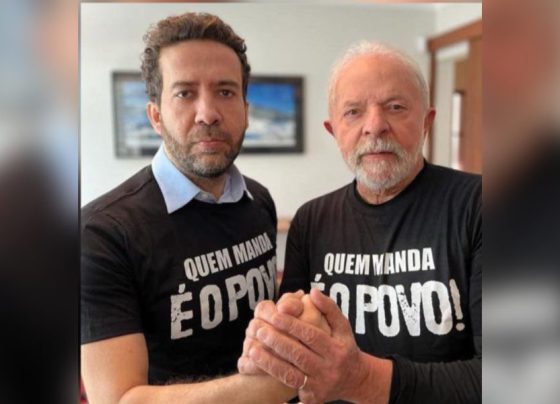 Lula e Janones convocam “Exército” para live no mesmo horário que Flávio
