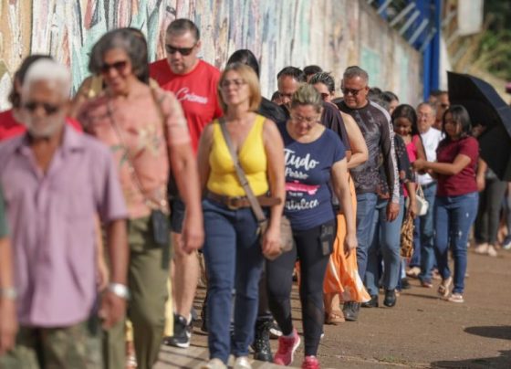 Lula pede prorrogação de votação em cidades com falhas no transporte