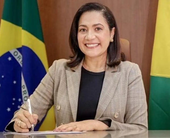 Mailza Assis é reeleita governadora do Acre