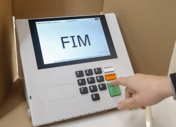 Nas duas primeiras horas de votação, 467 urnas foram substituídas