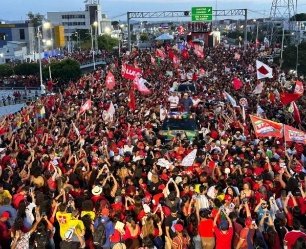 ‘Nunca permiti que o Nordeste fosse tratado como terra de segunda qualidade’, diz Lula em Petrolina (PE)