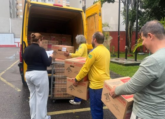 Ofício do TSE que estendeu votação até 19h saiu às 17h49; em Curitiba, 87% das seções já tinham fechado