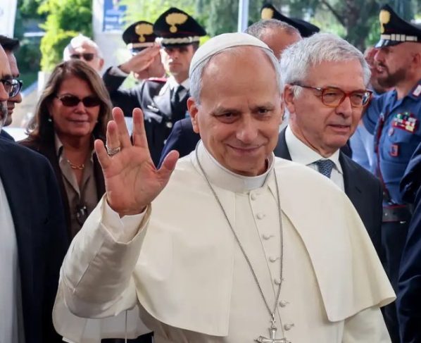 Papa não precisará de mais tratamento contra o câncer, dizem médicos