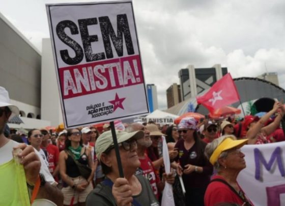Partidos rechaçam golpismo de Flávio Bolsonaro: ‘Contestação do resultado não se sustenta’