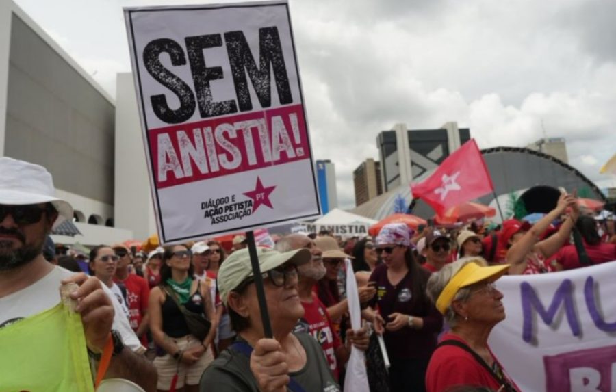 Partidos rechaçam golpismo de Flávio Bolsonaro: ‘Contestação do resultado não se sustenta’