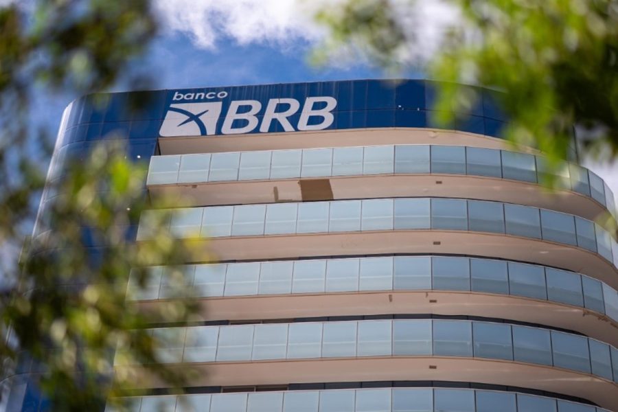 PF aponta ação coordenada para levar R$ 17 bilhões do BRB ao Master