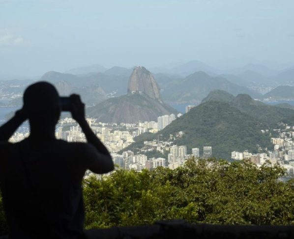 PM do Rio reforça policiamento para o feriado de segunda-feira