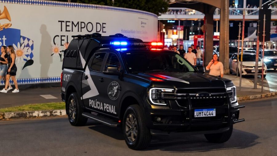 Polícia Penal identifica 64 monitorados na Oktoberfest e encaminha 12 pessoas ao sistema prisional