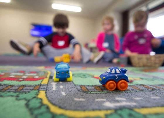 Prefeitura corta mais R$ 16 milhões do Vale-Creche, que já perdeu 83% do orçamento de 2026