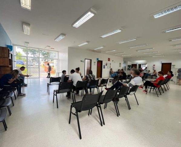 Prefeitura de Curitiba multa empresa que deixou de entregar 5 mil sondas de aspiração ao SUS