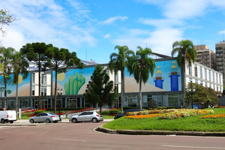 Prefeitura e Agência Curitiba firmam R$ 4,19 milhões por inexigibilidade com a GaranticOOP para administrar carteira do Aval Garantidor