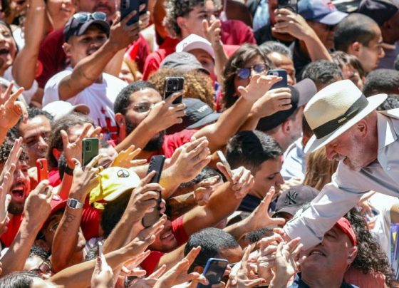 Presidente do TSE liga para Lula para parabenizar reeleição