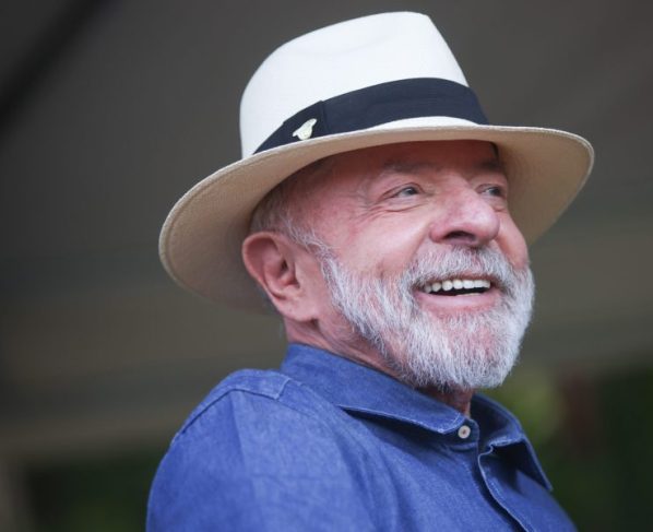 Reeleito para 4º mandato, Lula completa 81 anos nesta terça-feira (27/10)