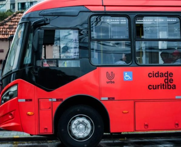 TCE volta a suspender licitação dos ônibus de Curitiba