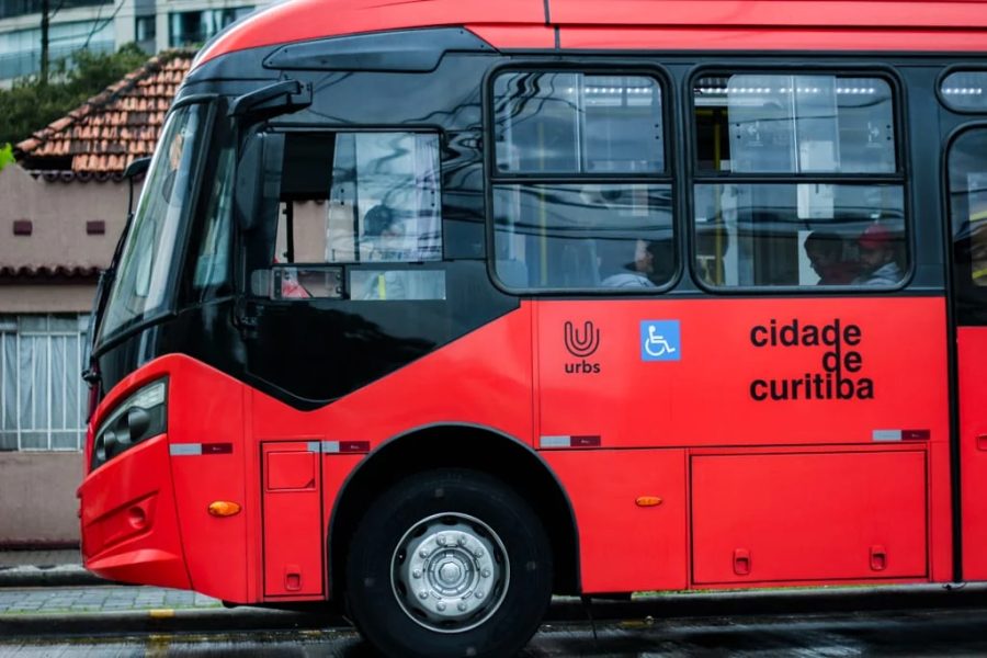 TCE volta a suspender licitação dos ônibus de Curitiba