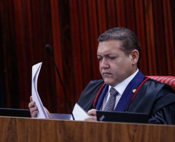 TSE: Kassio se reúne com equipes de Flávio e Lula após batalha de decisões