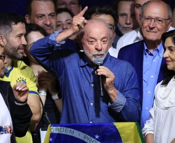 “Vamos mudar o jeito de governar este país”, diz Lula