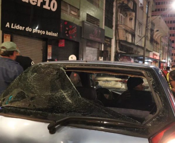 Vaquinha ajuda a consertar Palio destruído por bolsonaristas em Curitiba