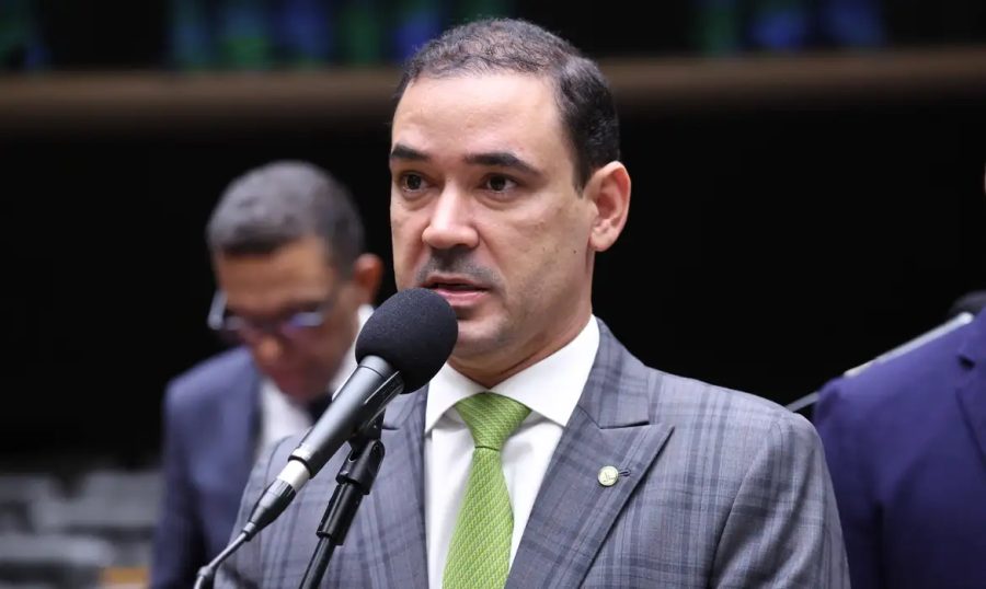 Vicentinho Júnior é eleito governador do estado do Tocantins