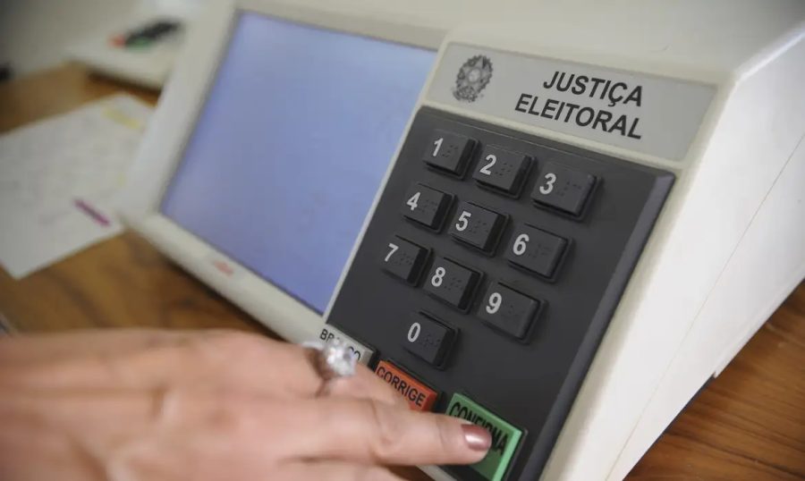 Votar no segundo turno vale como prova de vida do INSS; entenda